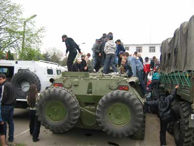 Лицей 1: 7 класс в гостях в ОМОН