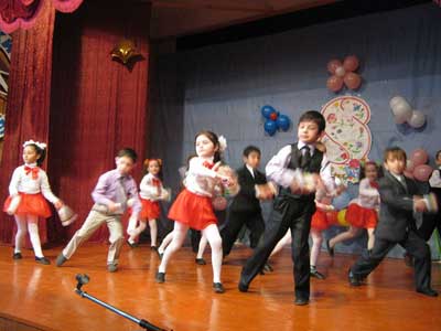 Лицей 1: концерт, посвящённый 8 марта.