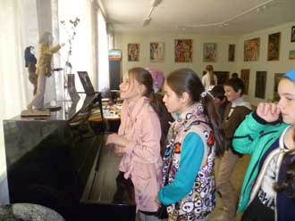 поход в художественную галерею Д. Хаджиева