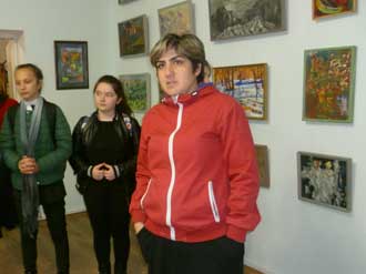 выставка картин художников КБР, посвященная 100-летию Кайсына Кулиева