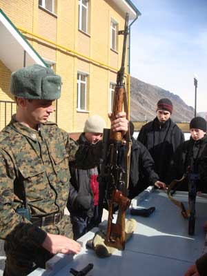 Лицей 1:  Восьмые классы посетили пограничную заставу